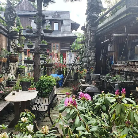 Zbojnickie Izby Homestay *