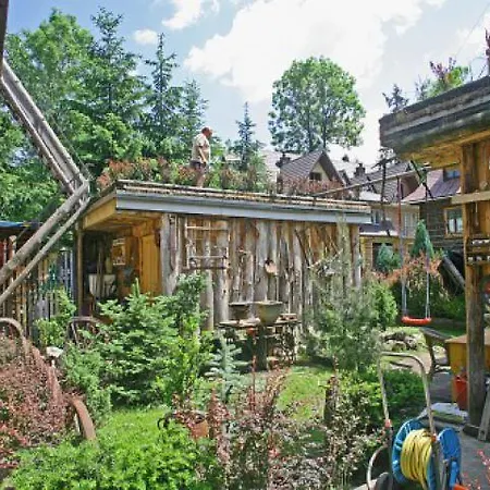 Zbojnickie Izby Homestay *