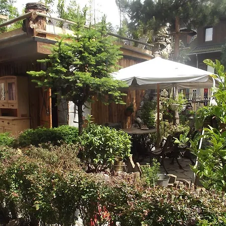 Zbojnickie Izby Homestay *